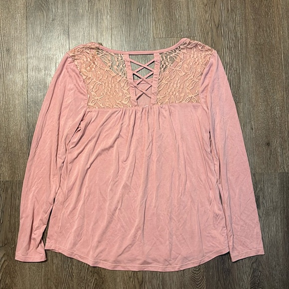 pink no boundaries lace top - Picture 2 of 6